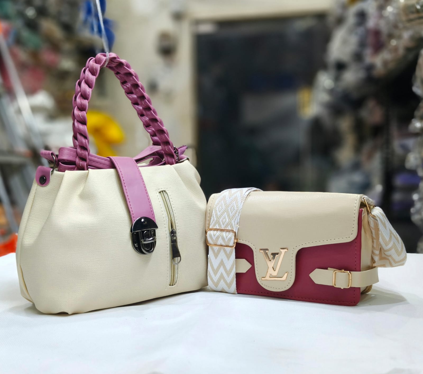LOUIS VUITTON AND GUCCI HANDBAGS COMBO