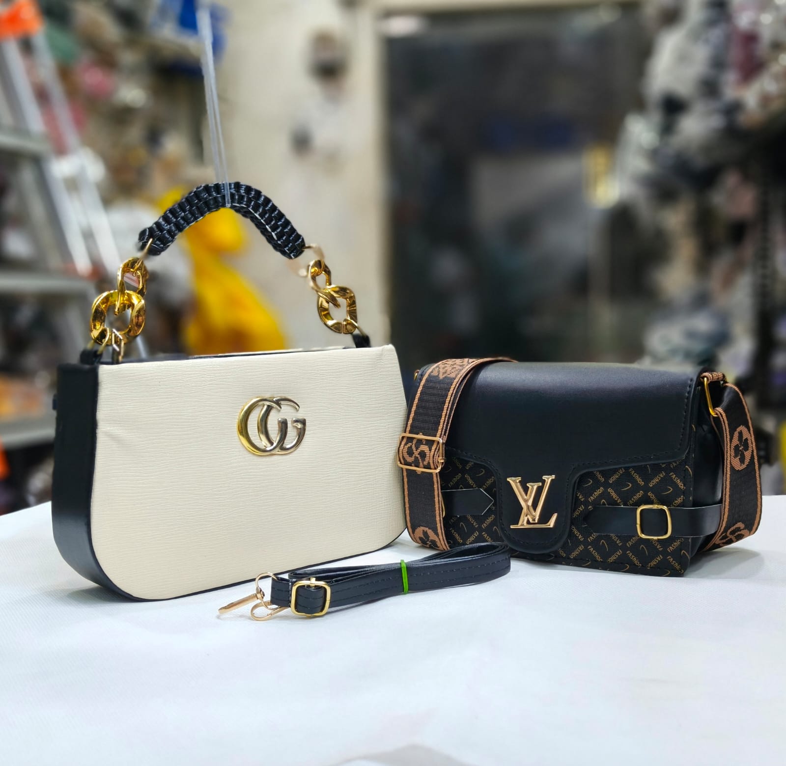 LOUIS VUITTON AND GUCCI HANDBAGS COMBO