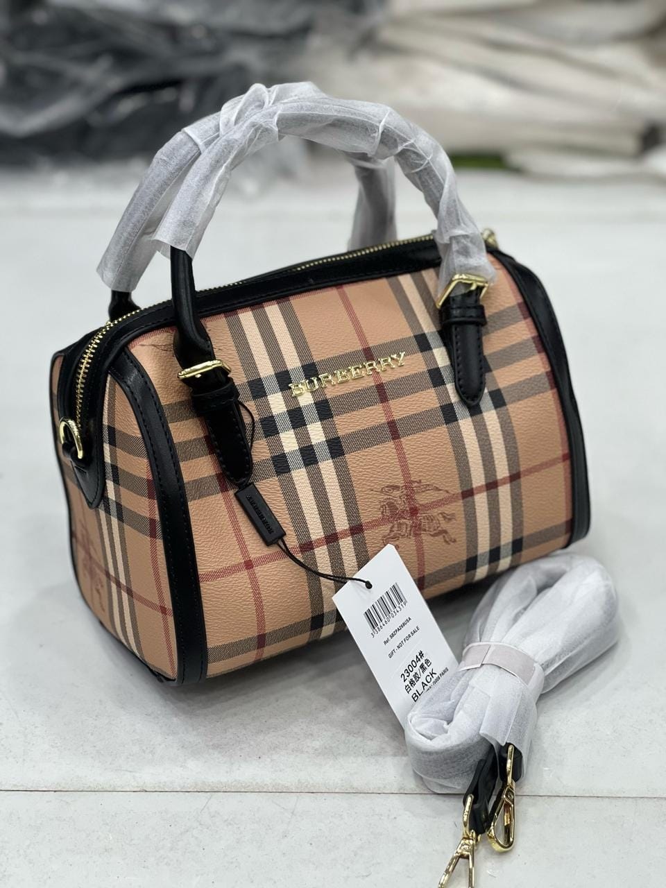 BURBERRY PREMIUM HANDBAG
