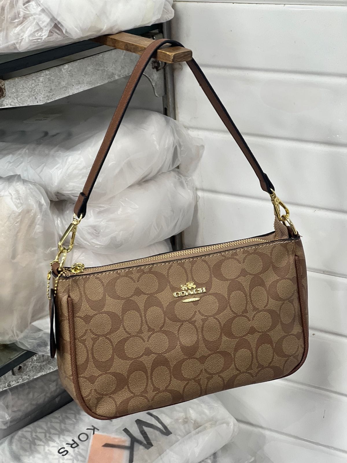 COACH PREMIUM SLING BAG