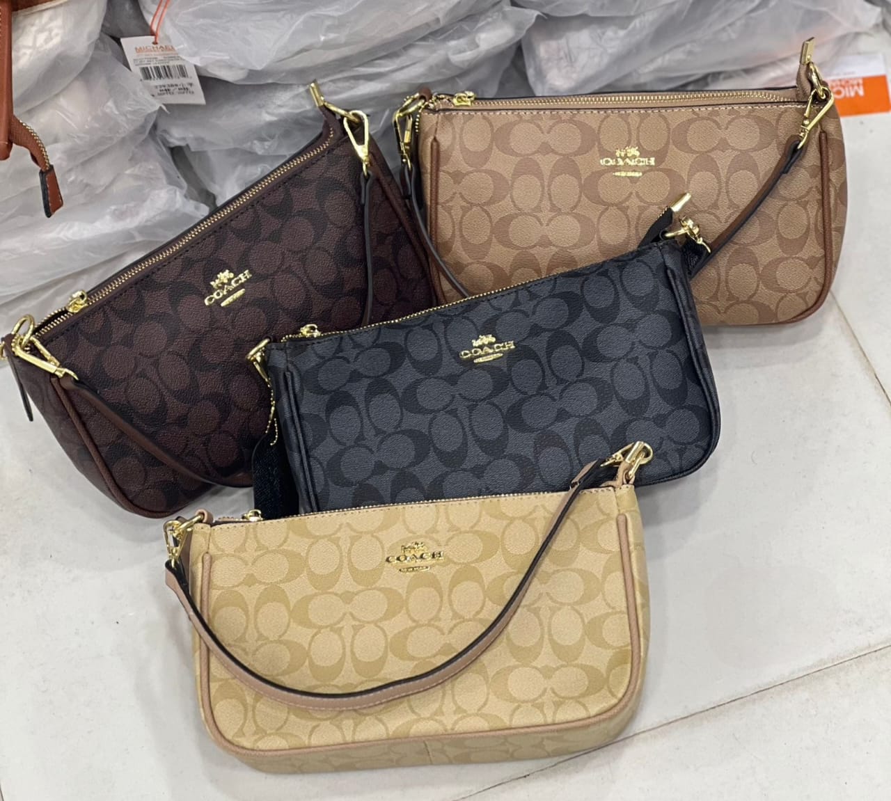 COACH PREMIUM SLING BAG